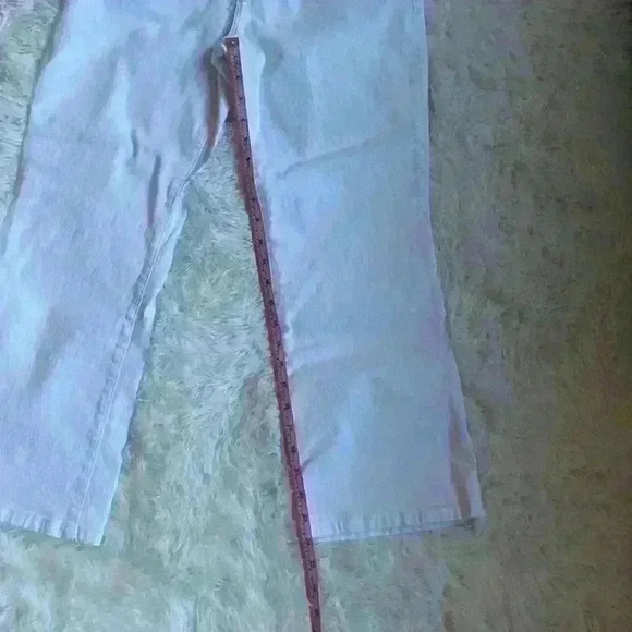 Good American wide leg cropped jeans. Size 12/31. White. - Picture 3 of 7